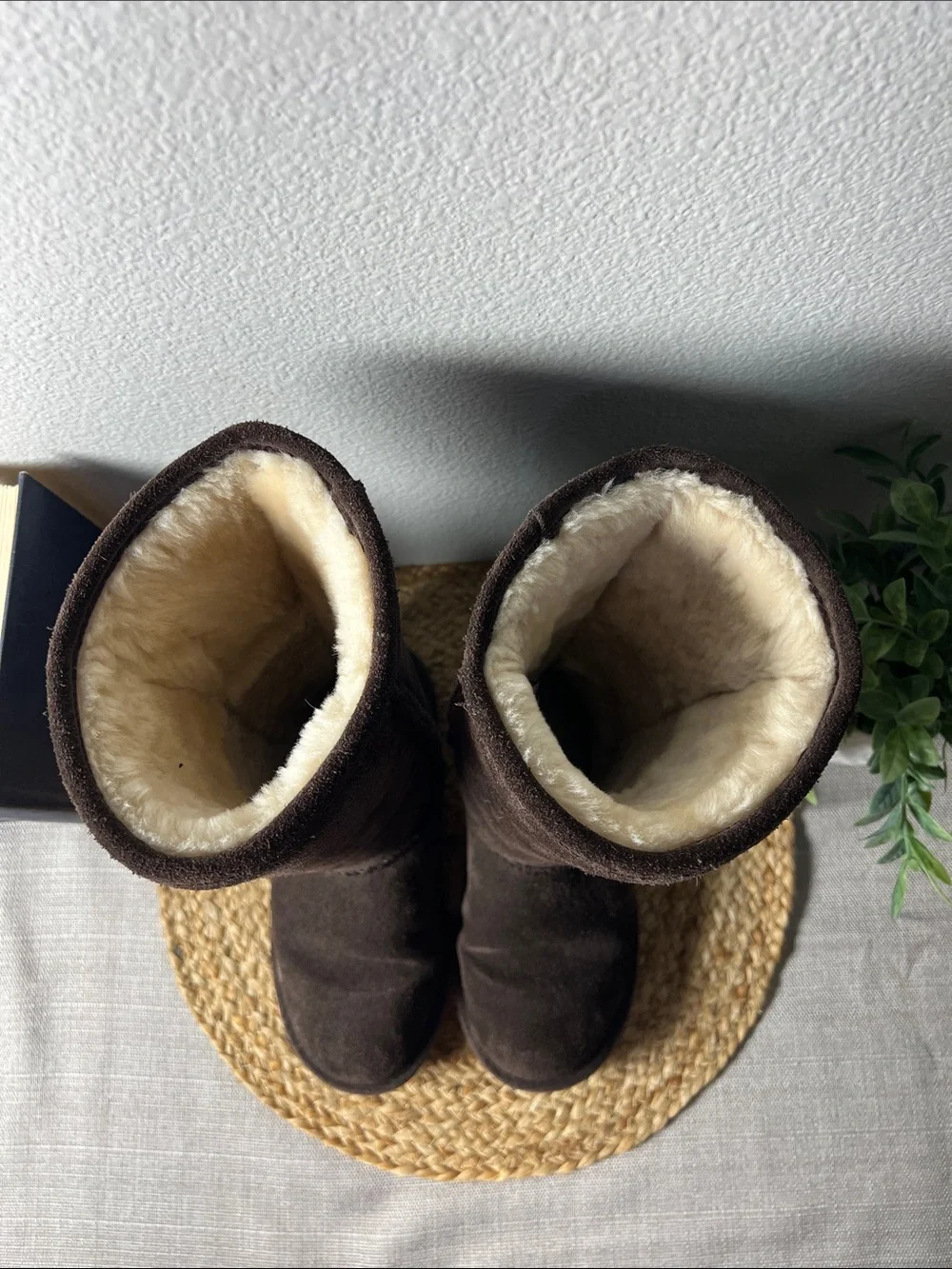 BEARPAW Elle Tall Brown Suede Shearling Boots Women’s Size 6